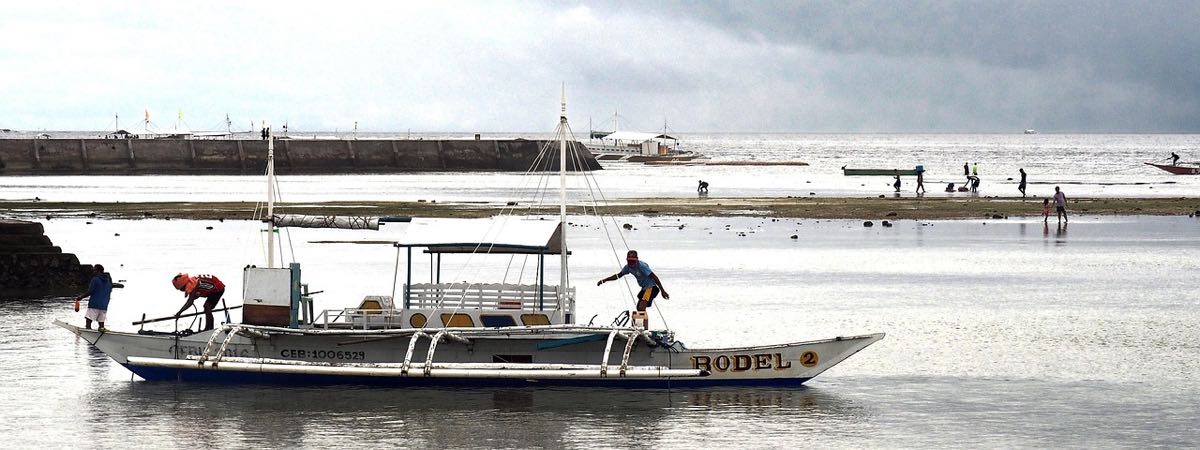 Bangka immobilisée : les garde-côtes suspendent les traversées avant le passage. Image : Zombaba / Pixabay