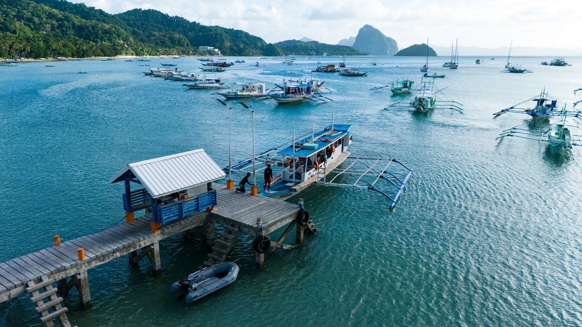 Le ponton d'embarquement d'El Nido, point de départ des liaisons vers Coron. Photo : XT7 Core / Pexels