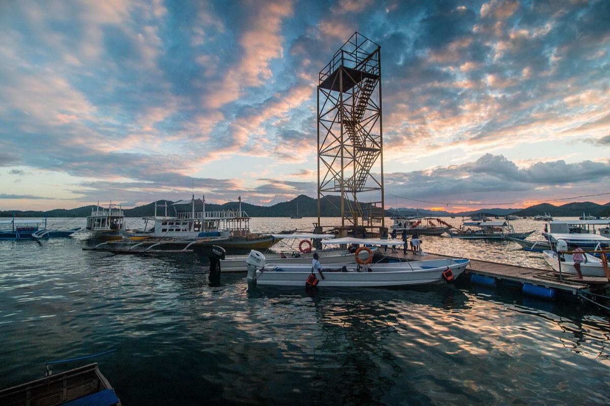 Le port de Coron town, sur l'île de Busuanga, où débarquent les ferries. Photo : jahcordova / Pixabay